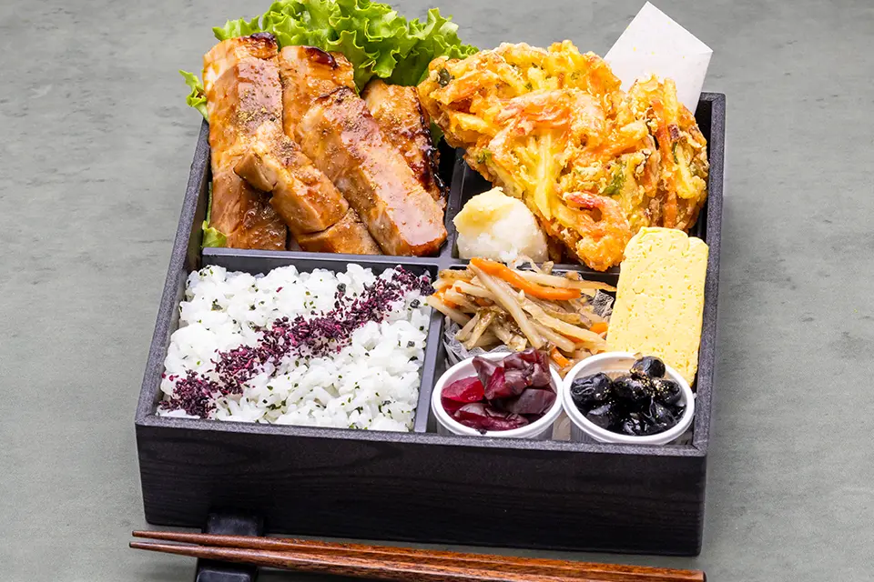 名物かき揚げと豚肉の燻し照焼御膳
