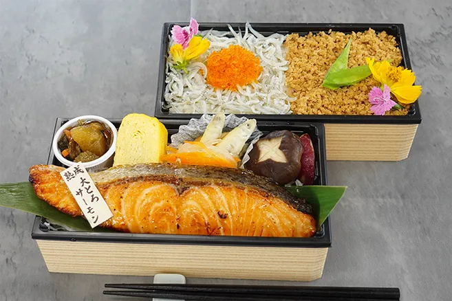 【9月配達分より販売】 熟成 大とろサーモンの若狭麹漬け二段重