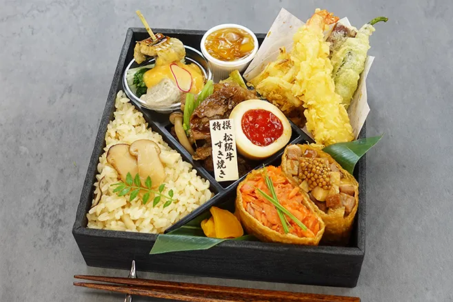 【9月10月特別価格/限定販売】松阪牛すき焼きと松茸ご飯の極上懐石膳  (松阪御苑)