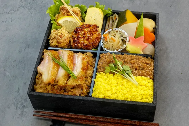 阿波尾鶏と二色そぼろの彩り御膳