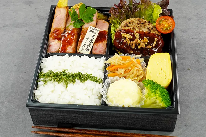 天恵豚厚切りステーキと粗挽きハンバーグ御膳