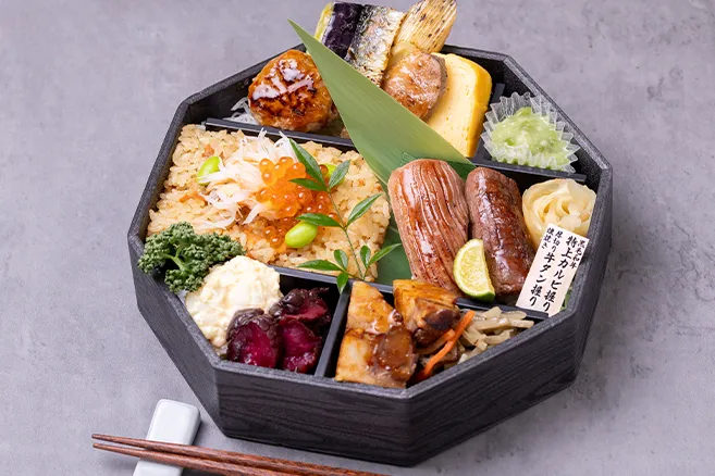 蟹いくら飯と特撰 肉ずしの八角御膳