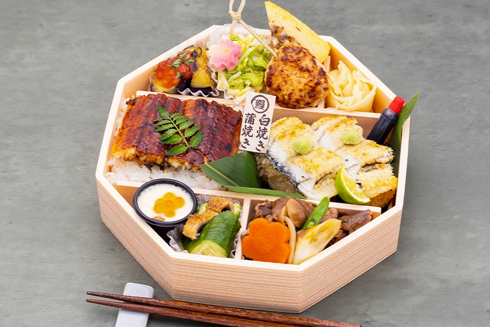 【7月8月特別価格/限定販売】極上うなぎ懐石 〜蒲焼きと白焼きの食べ尽くし八角膳〜   (うな膳)